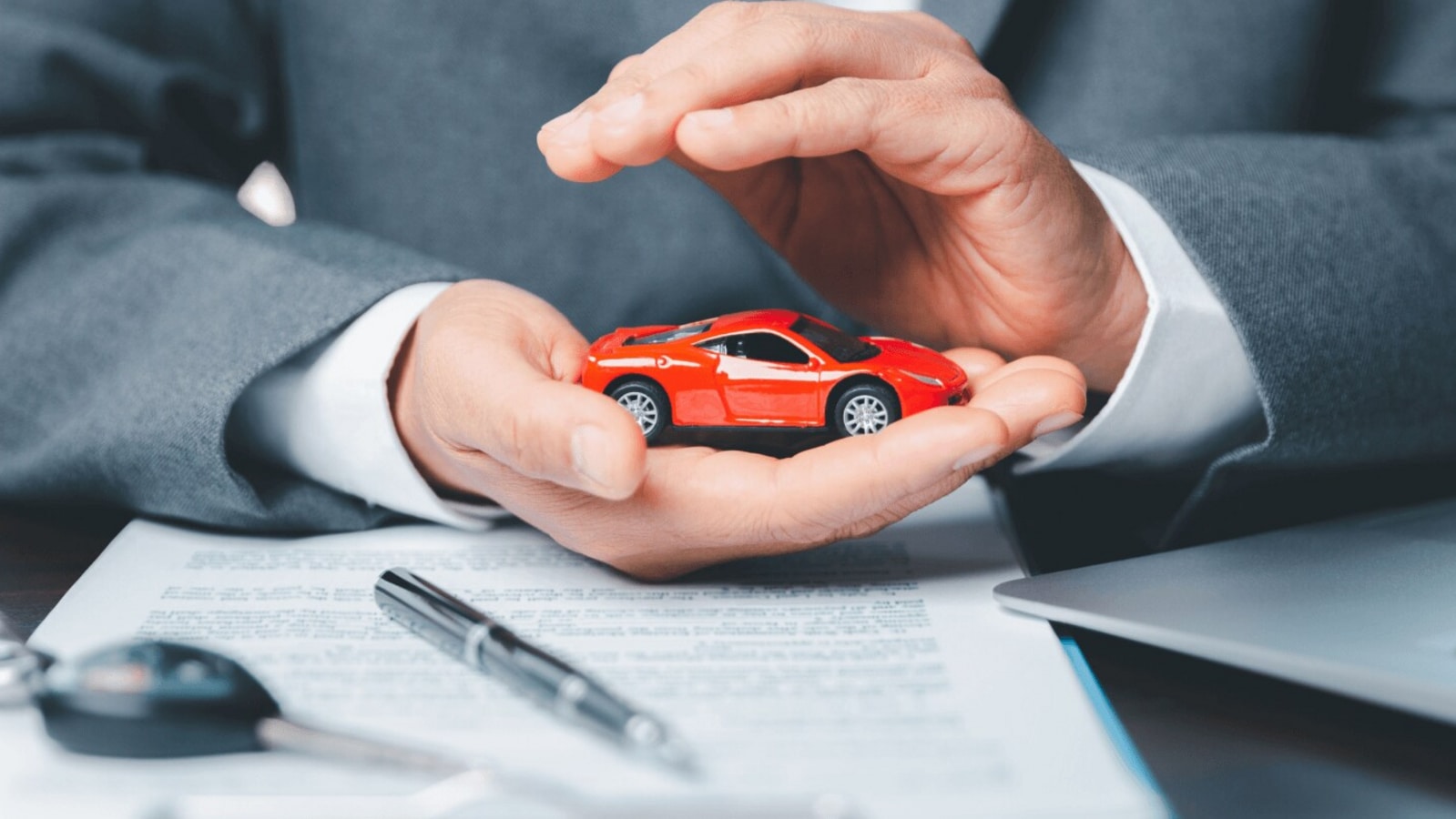 Auto Insurance Lawyer: Protecting Your Rights After an Accident