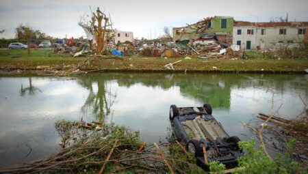 Hurricane Insurance: Coverage Guide for Storm Damage Protection 2025