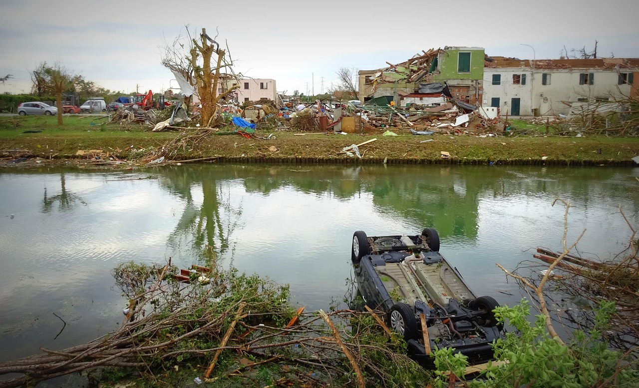 Hurricane Insurance: Coverage Guide for Storm Damage Protection 2025